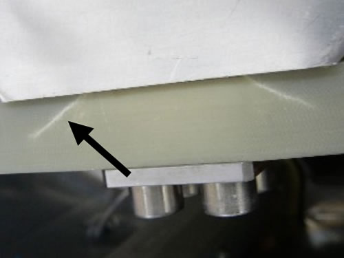 Picture showing an example of some struts cracked.