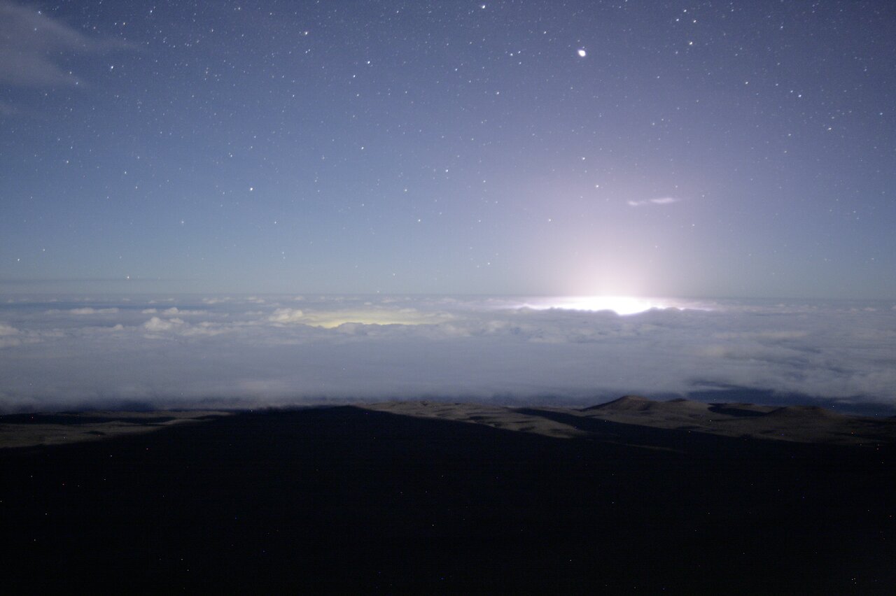 Gemini Observatory Cloud Camera Captures Volcano’s Dramatic Glow