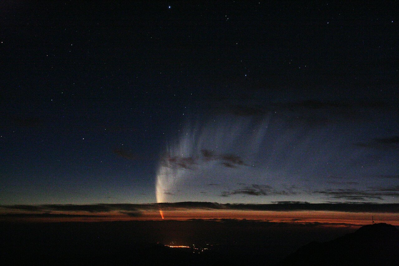 Comet McNaught Captured from Cerro Pachon