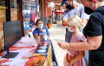 Engaging Families at AstroDay Kona