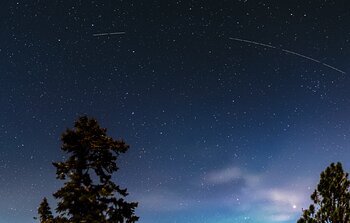 Huella de BlueWalker 3 sobre el Observatorio Astronómico Nacional, San Pedro Mártir, México.