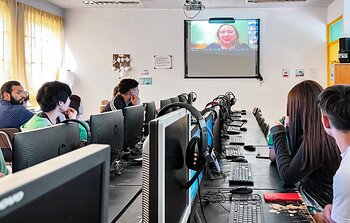 Students taking part in the Hawai‘i/Chile virtual cultural exchange