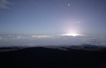 Gemini Observatory Cloudcam Captures Volcano’s Dramatic Glow