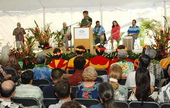 Nainoa Thompson speaks at the dedication ceremony
