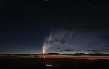 Comet McNaught in the twilight sky