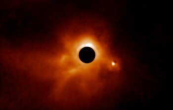 Dusty disk around MWC 789