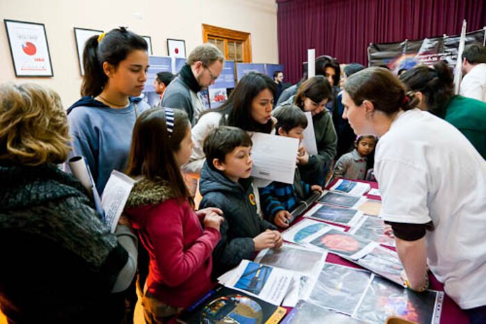 The public interact with Gemini astronomers